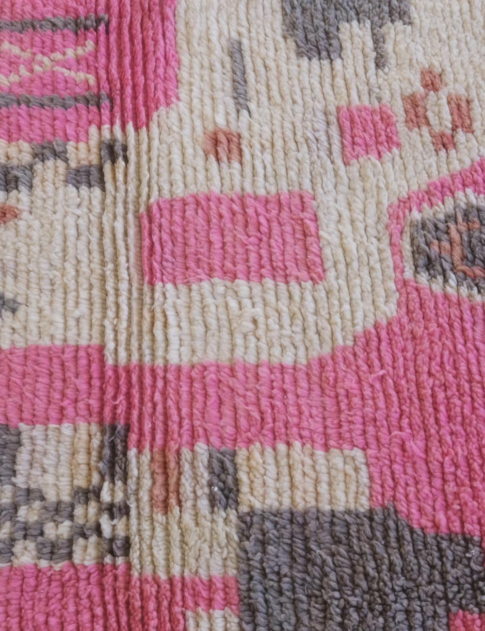 Moroccan Small Pink Wool Rug 5 x 3.4 ft / 153 x 105 cm - Surcoma