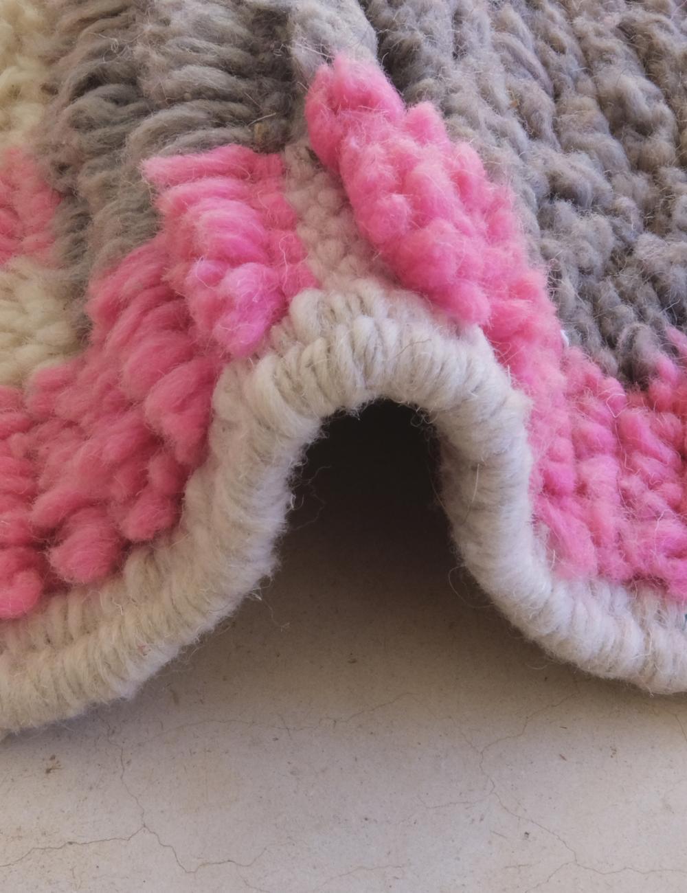 Moroccan Small Pink Wool Rug 5 x 3.4 ft / 153 x 105 cm - Surcoma