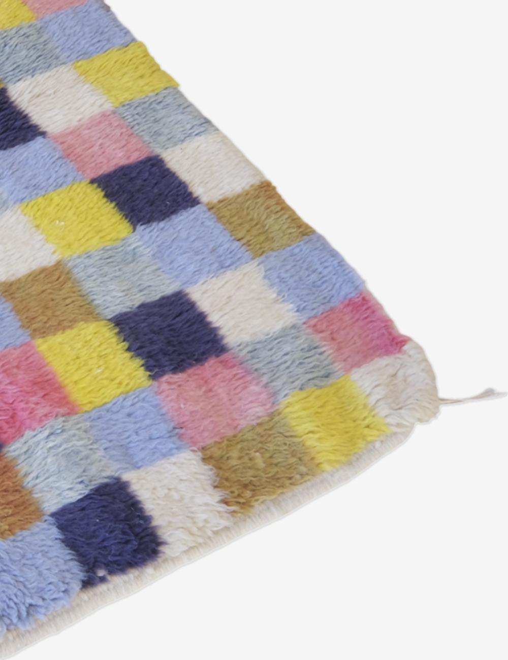 Moroccan Small Checkered Wool Rug 6.6 x 3.8 ft / 201 x 116 cm - Surcoma