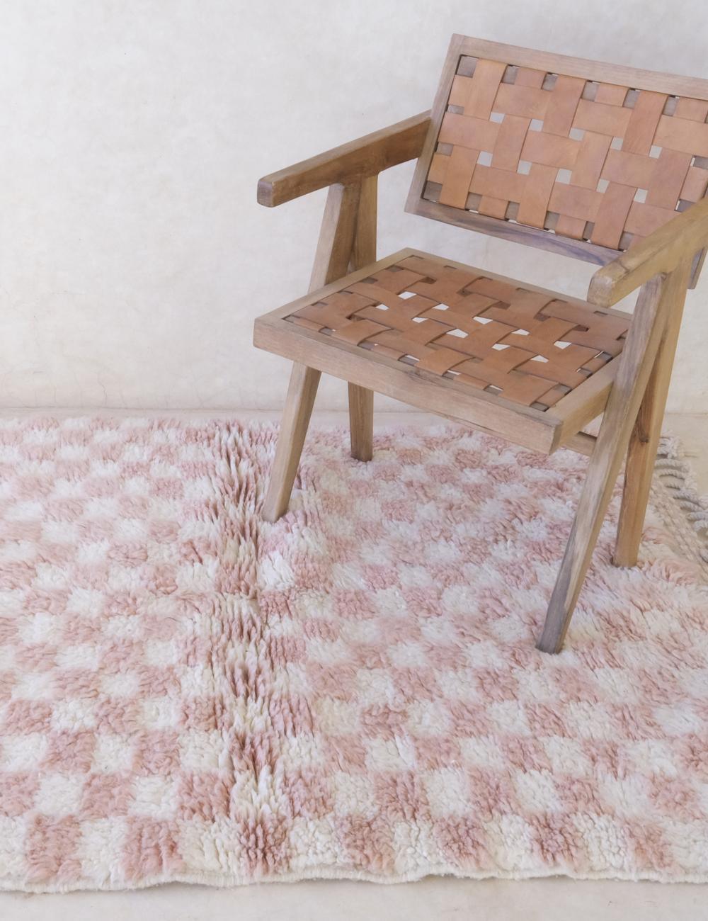 Moroccan Small Checkered Wool Rug 5.3 x 3.8 ft / 163 x 117 cm - Surcoma