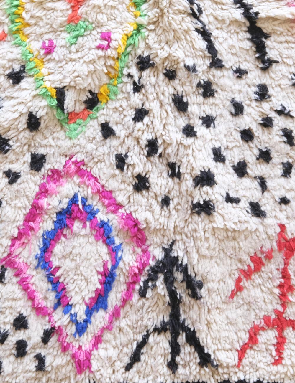Moroccan Small Neon Wool Rug 5.2 x 4.2 ft / 158 x 130 cm - Surcoma