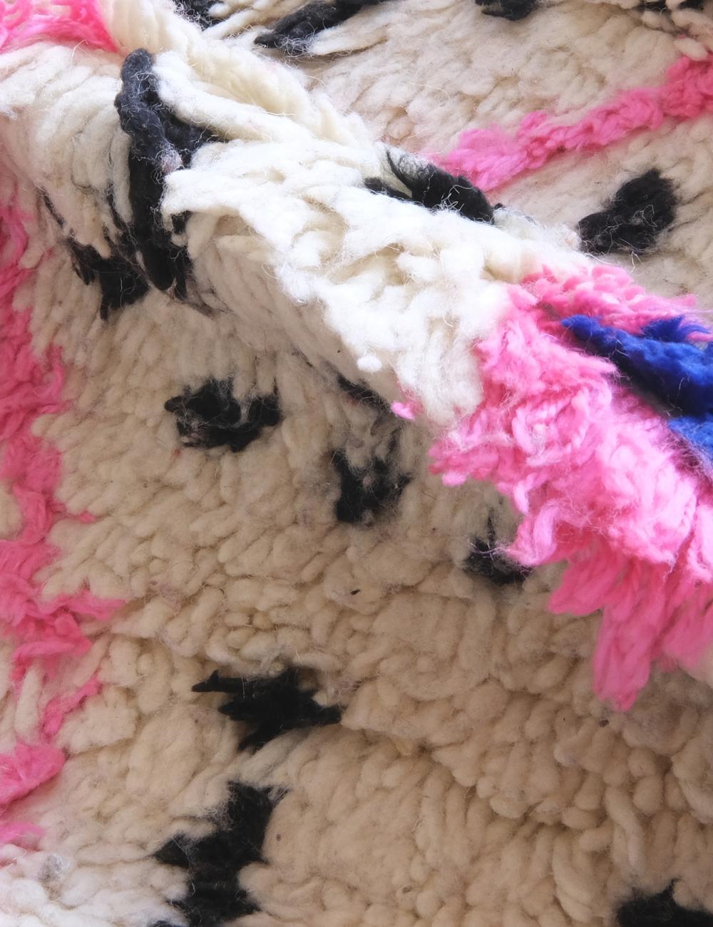 Moroccan Small Neon Wool Rug 5.2 x 4.2 ft / 158 x 130 cm - Surcoma