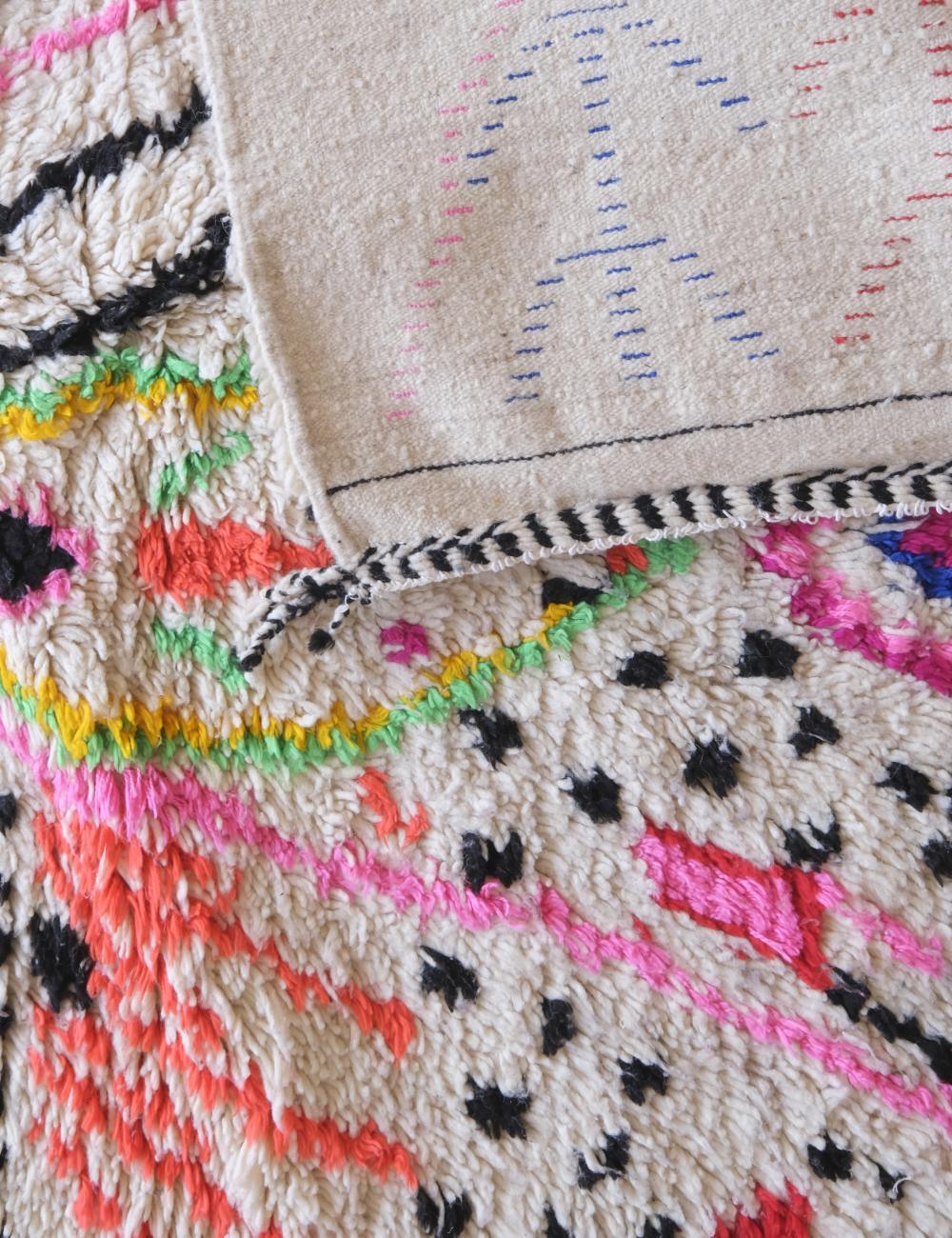 Moroccan Small Neon Wool Rug 5.2 x 4.2 ft / 158 x 130 cm - Surcoma