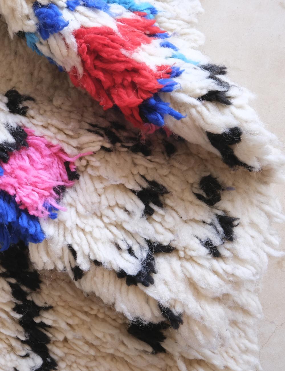 Moroccan Small Neon Wool Rug 5.2 x 4.2 ft / 158 x 130 cm - Surcoma