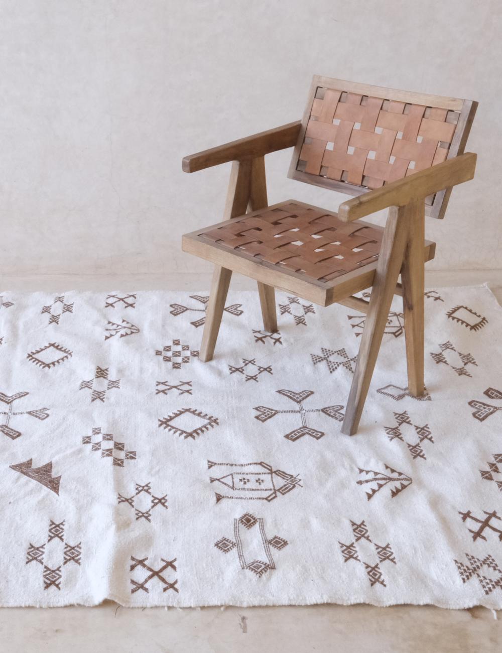 Moroccan Tribal Flatwoven Wool Rug 7.8 x 5 ft / 237 x 155 cm