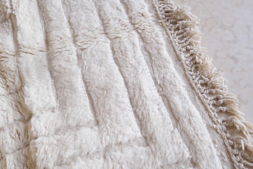 Moroccan White Beni Ourain Rug 9.6 x 6.4 ft / 293 x 197 cm - Surcoma