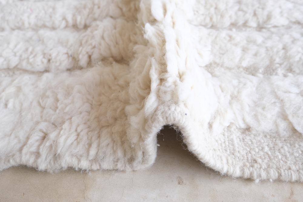 Moroccan White Beni Ourain Rug 9.6 x 6.4 ft / 293 x 197 cm - Surcoma