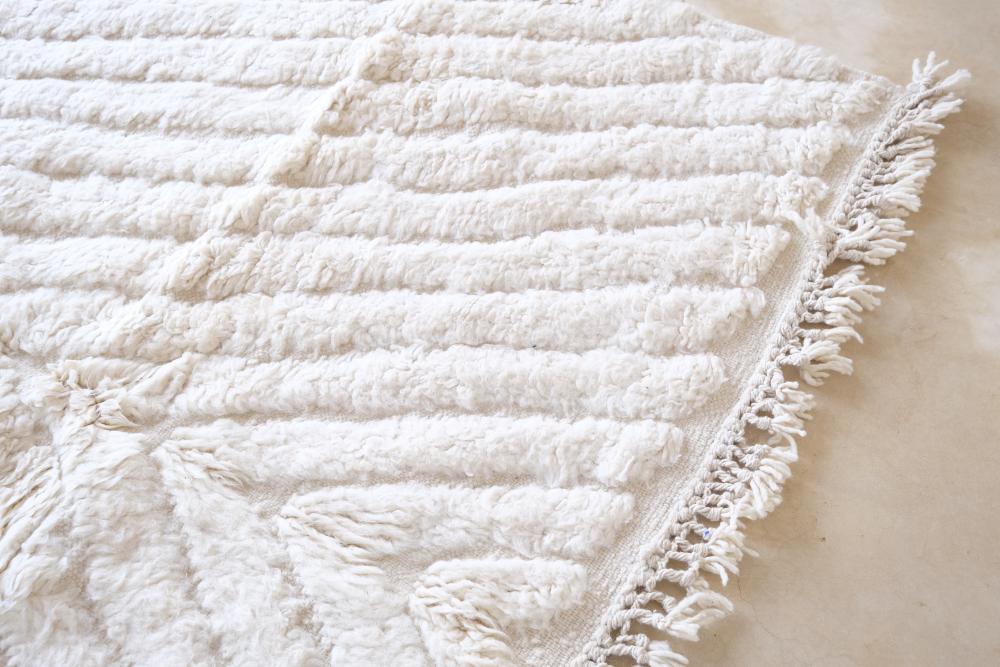 Moroccan White Beni Ourain Rug 9.6 x 6.4 ft / 293 x 197 cm - Surcoma
