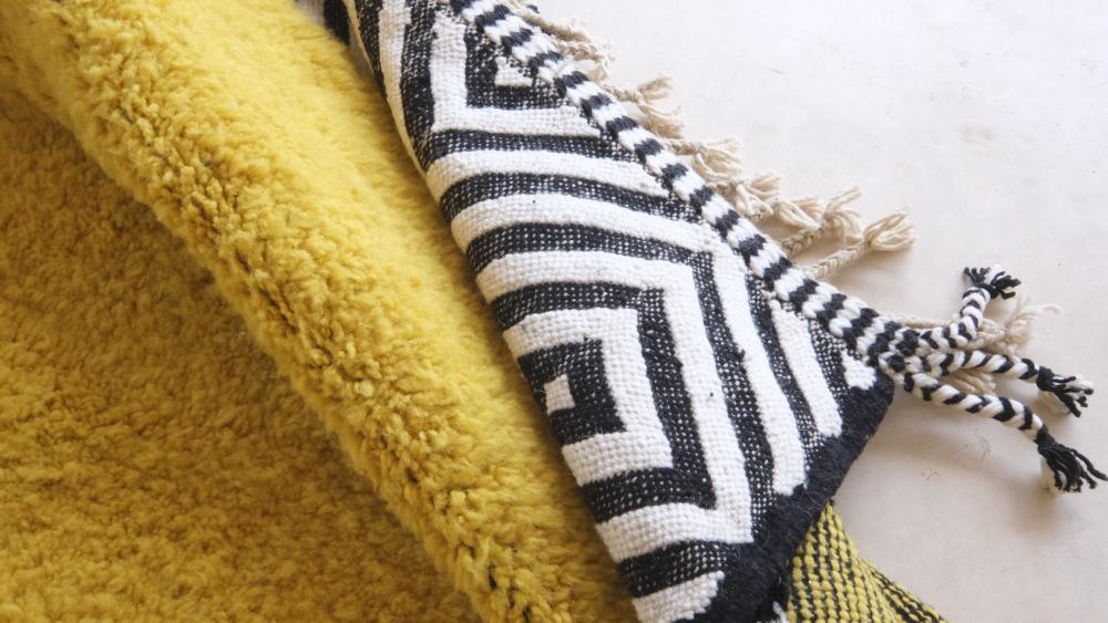 2020s Moroccan Yellow Modern Wool Rug 9.7 x 6.4 ft / 296 x 196 cm - Surcoma