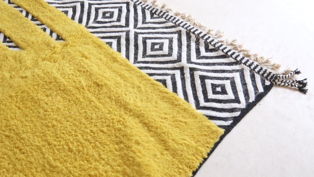 2020s Moroccan Yellow Modern Wool Rug 9.7 x 6.4 ft / 296 x 196 cm - Surcoma