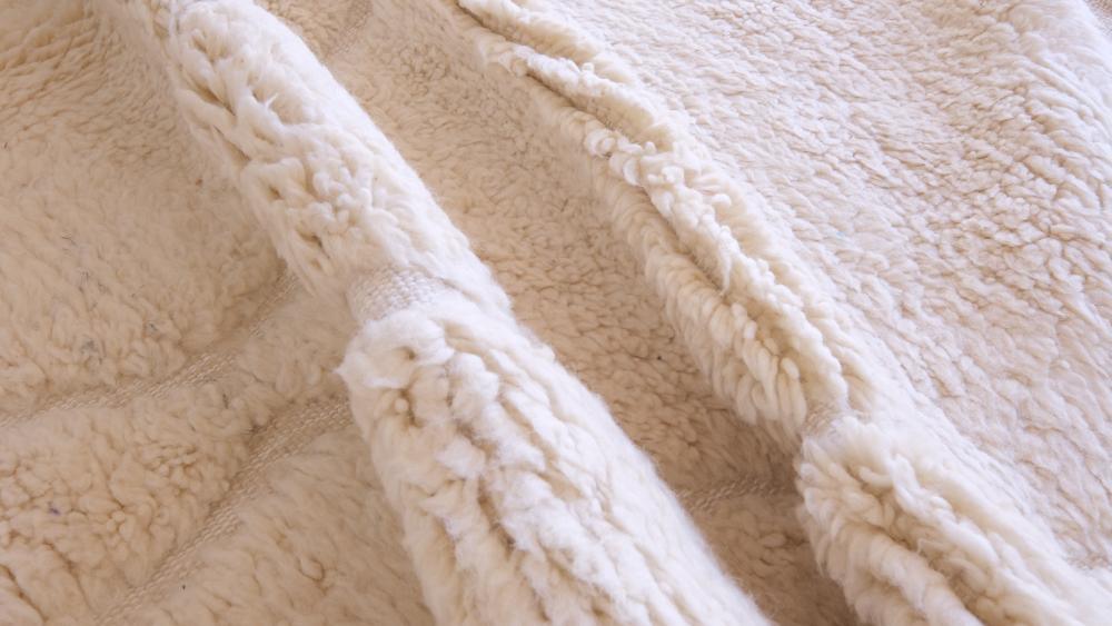 White Beni Ourain Wool Rug 9.2 x 6.8 ft / 281 x 210 cm - Surcoma
