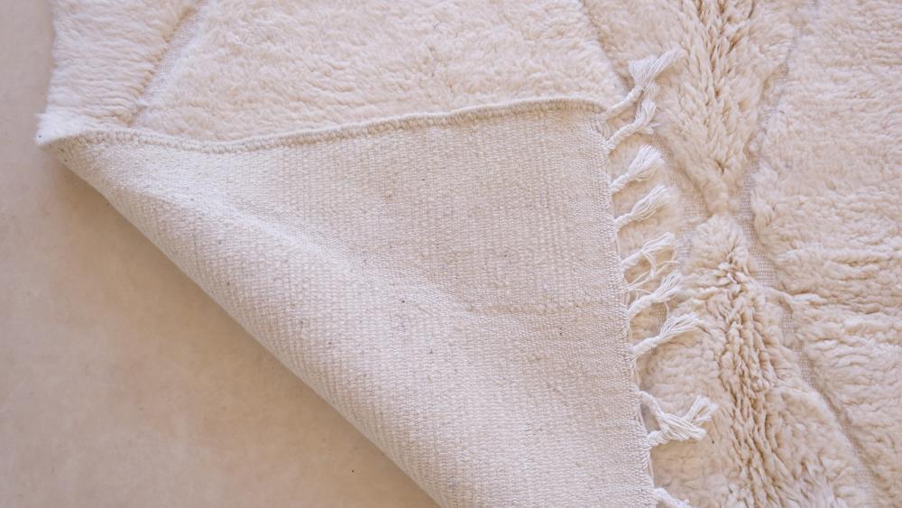 White Beni Ourain Wool Rug 9.2 x 6.8 ft / 281 x 210 cm - Surcoma