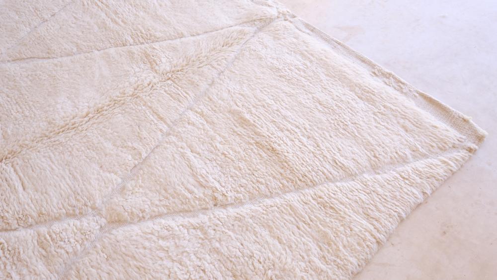 White Beni Ourain Wool Rug 9.2 x 6.8 ft / 281 x 210 cm - Surcoma