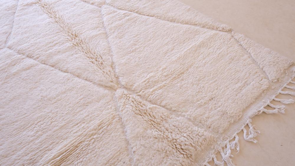 White Beni Ourain Wool Rug 9.2 x 6.8 ft / 281 x 210 cm - Surcoma