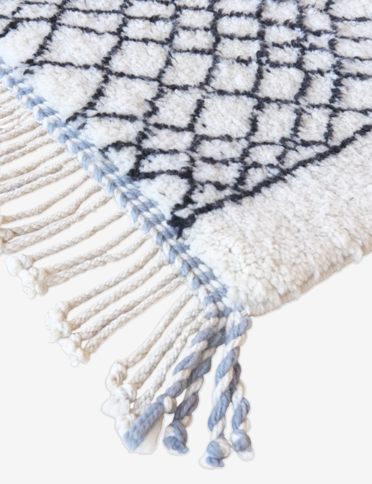 Moroccan Black and White Beni Mrirt Wool Rug 5.4 x 3.6 ft / 164 x 110 cm - Surcoma
