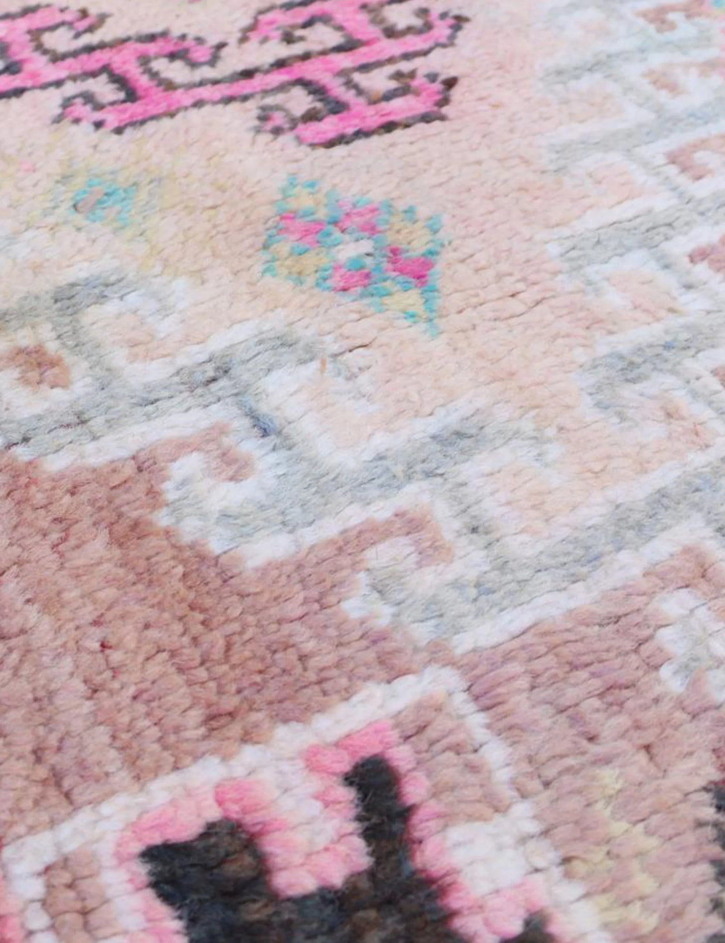Authentic Moroccan Boujad Wool Rug 9.9 x 5.1 ft / 301 x 156 cm - Surcoma