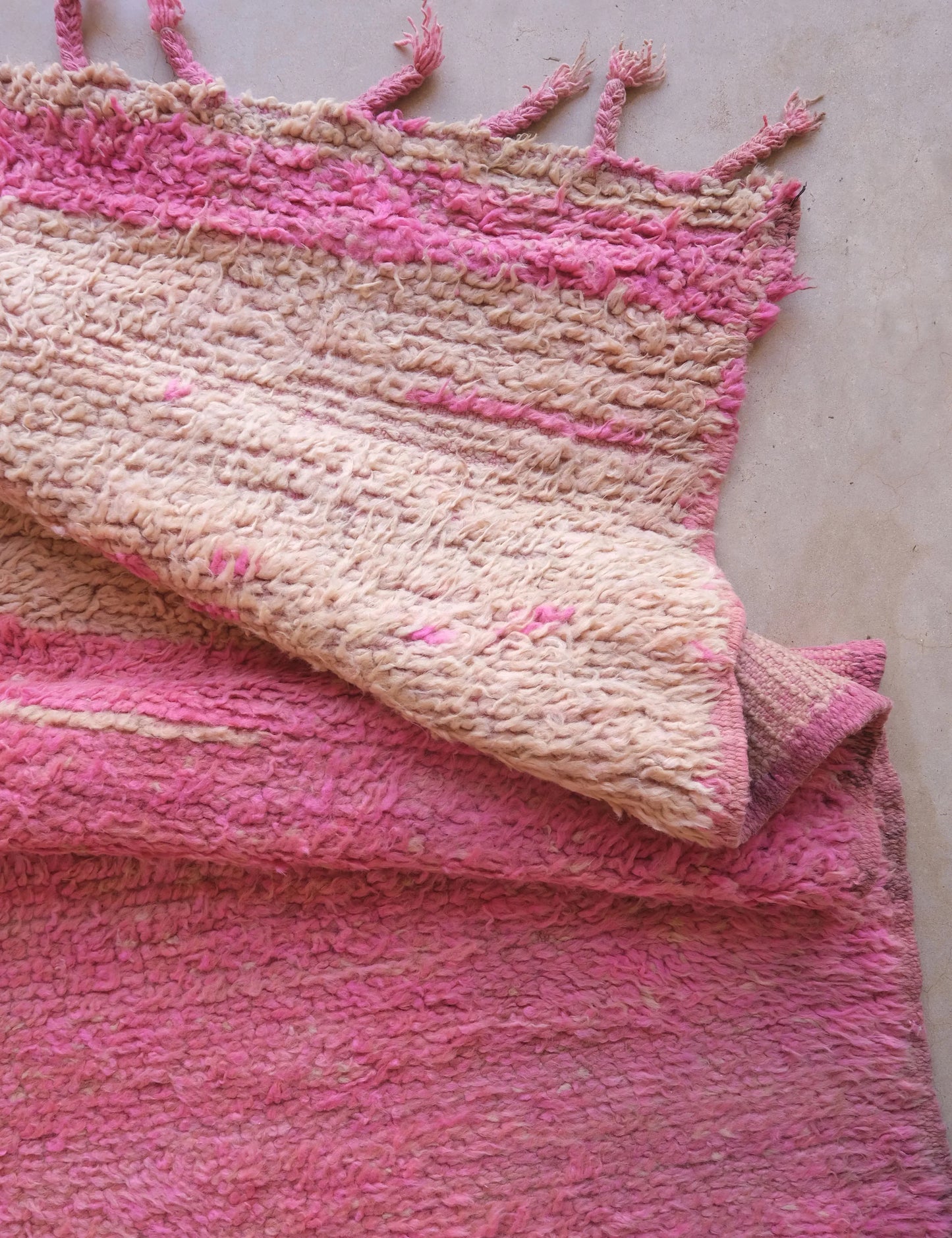 Moroccan Pink Wool Rug 10.4 x 5.7 ft / 317 x 174 cm - Surcoma