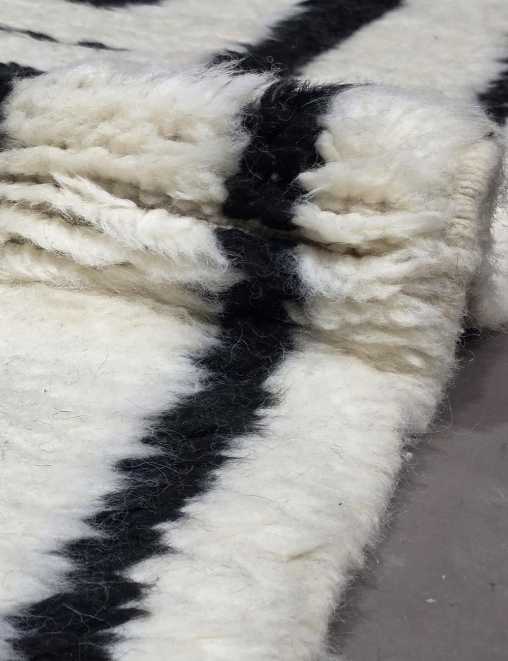 Black and White Moroccan Rug 9.8 x 6.8 ft / 300 x 210 cm