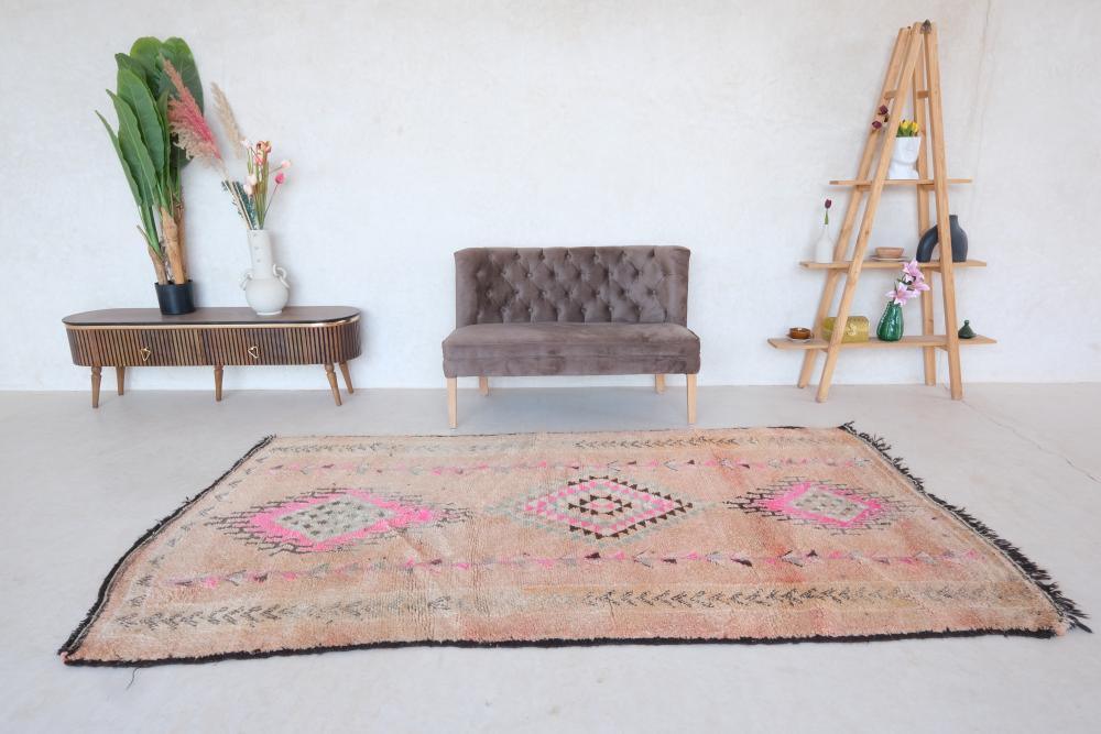 Authentic Pink Moroccan Wool Rug 9.5 x 5.4 ft / 290 x 165 cm - Surcoma