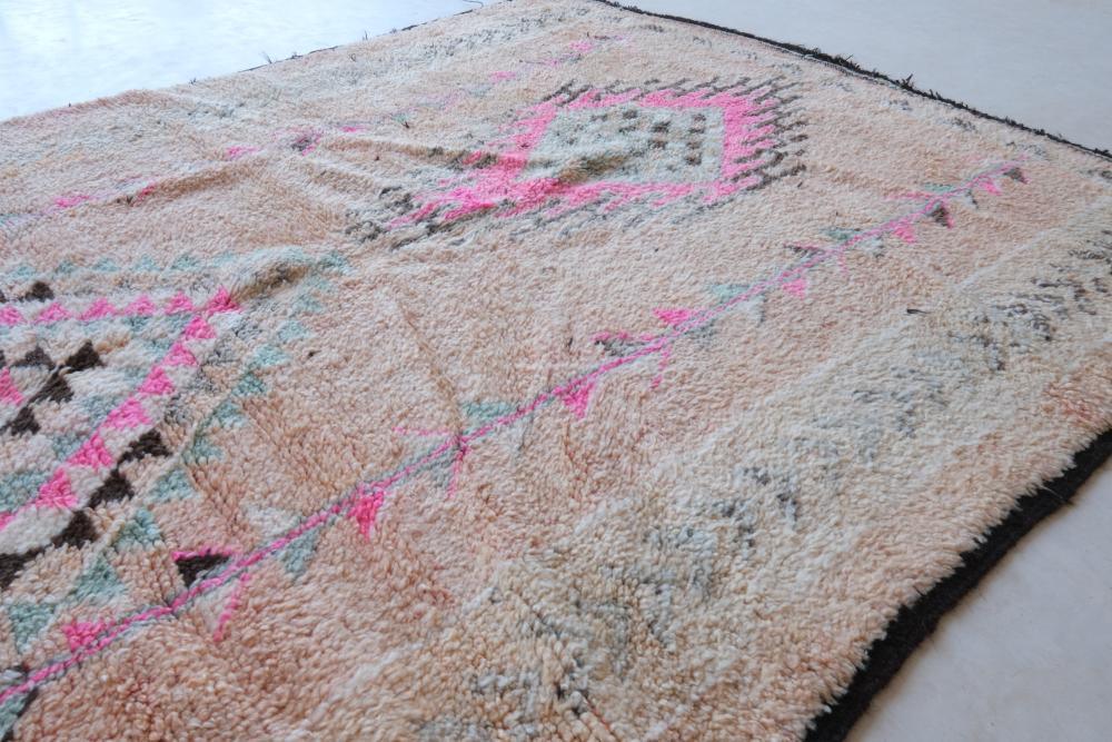 Authentic Pink Moroccan Wool Rug 9.5 x 5.4 ft / 290 x 165 cm - Surcoma