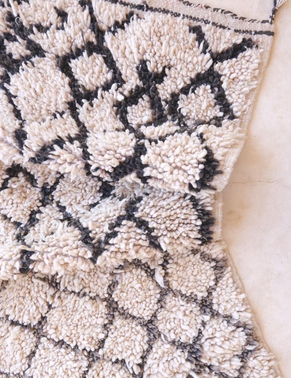 Beige Berber Carpet 6.8 x 2.4 ft / 207 x 76 cm