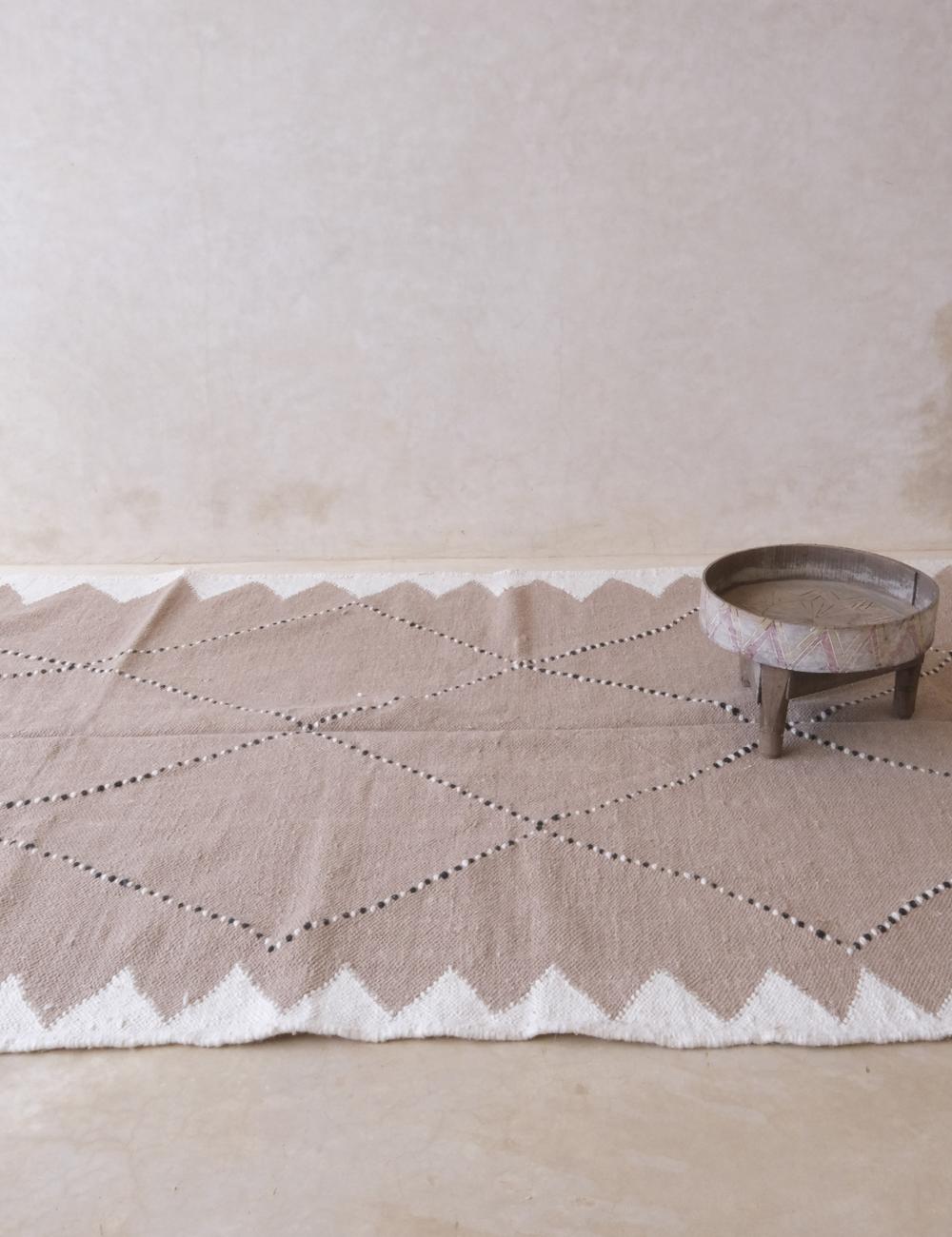 Beige Kilim Moroccan Rug 10.1 x 5.9 ft / 309 x 180 cm