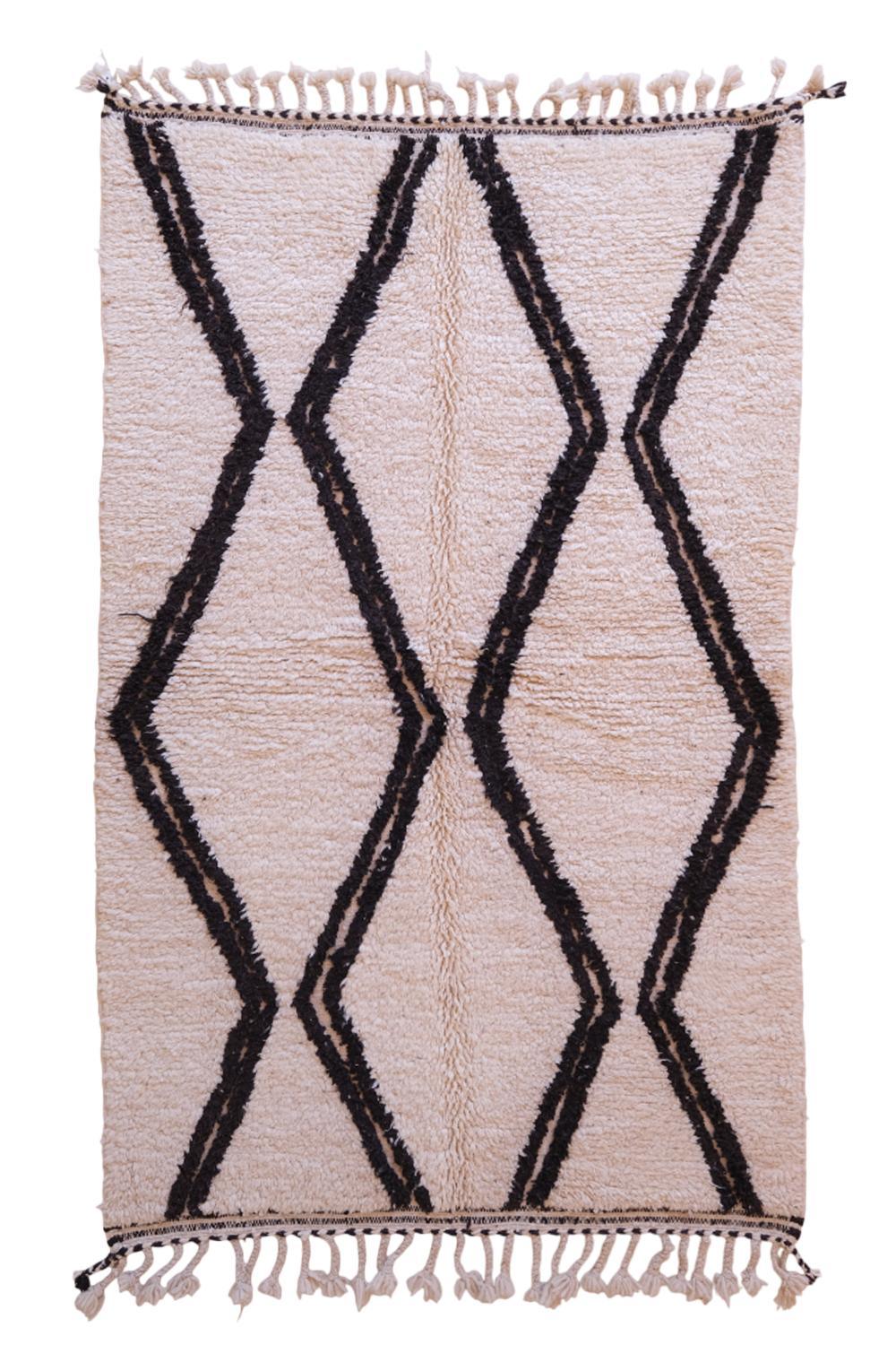 Black and White Moroccan Rug 8 x 4.9 ft / 243 x 151 cm - Surcoma