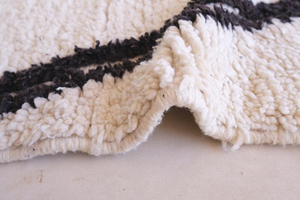Black and White Moroccan Rug 8 x 4.9 ft / 243 x 151 cm - Surcoma