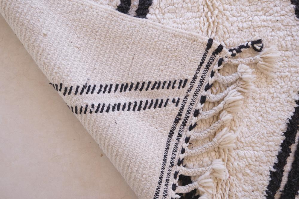 Black and White Moroccan Rug 8 x 4.9 ft / 243 x 151 cm - Surcoma
