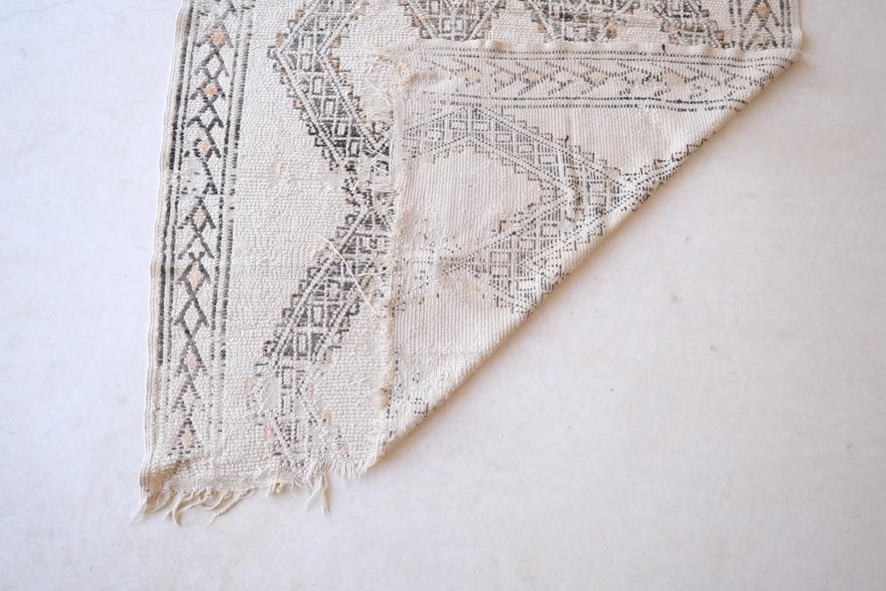 Moroccan Vintage Marmoucha Rug 8 x 5.7 ft / 244 x 175 cm - Surcoma