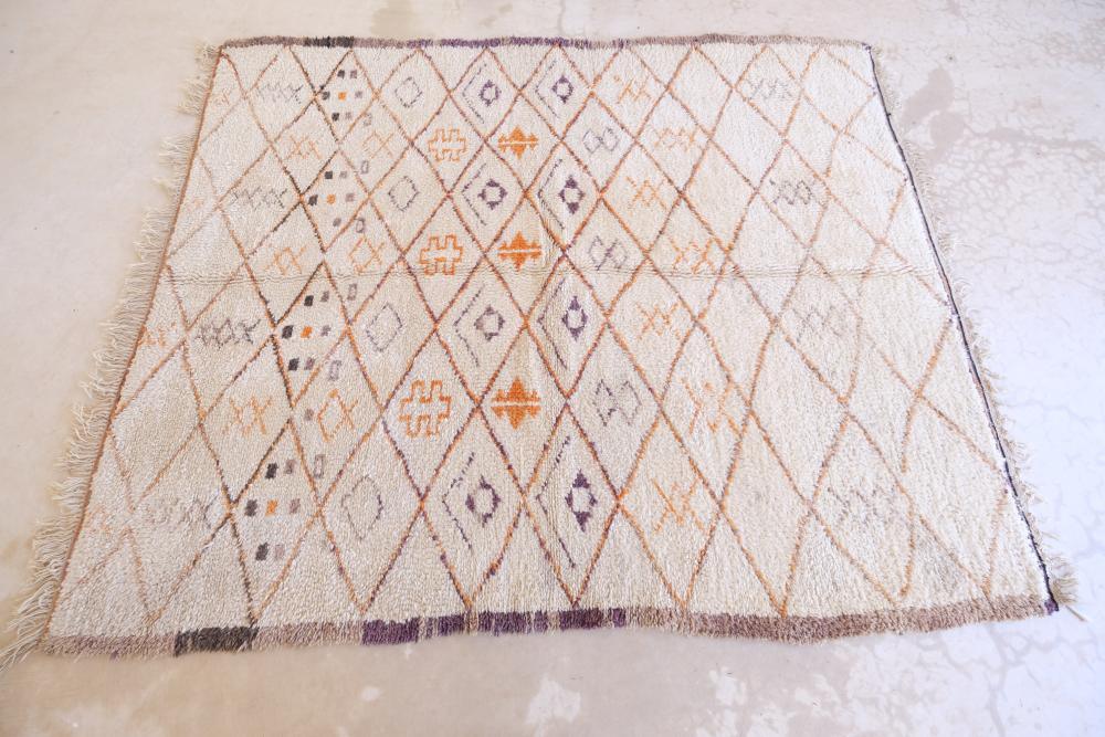 Beni Ourain Rug 7.7 x 6.2 ft / 234 x 190 cm - Surcoma