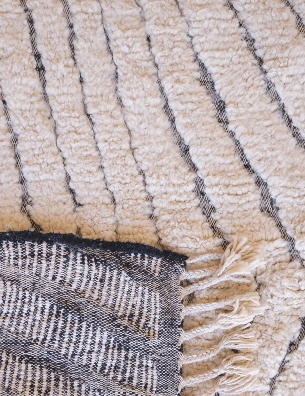 Beni Ourain Wool Rug 9.3 x 7 ft / 282 x 215 cm - Surcoma