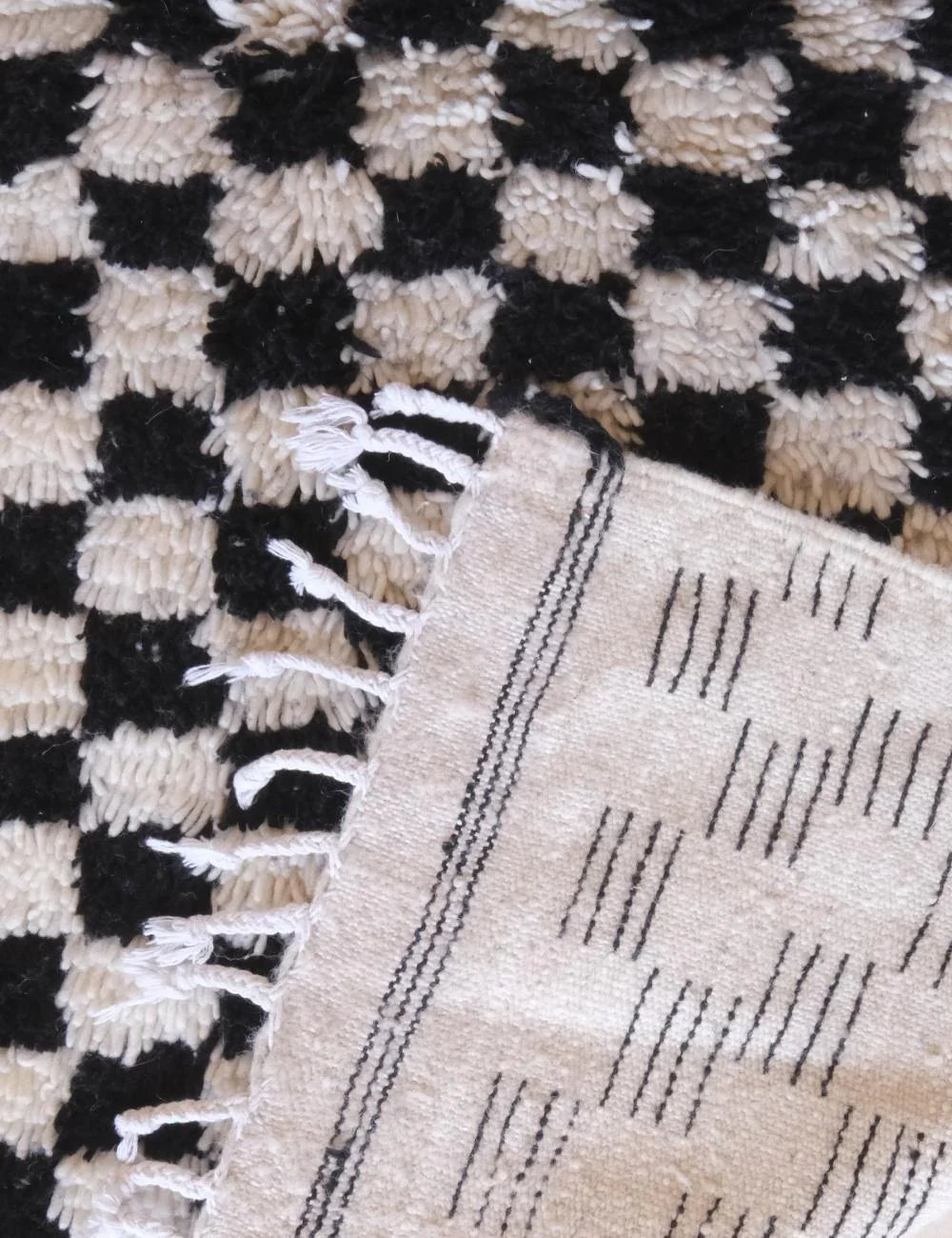 Black and White Checkered Moroccan Wool Rug 6.3 x 3.8 ft / 193 x 117 cm - Surcoma