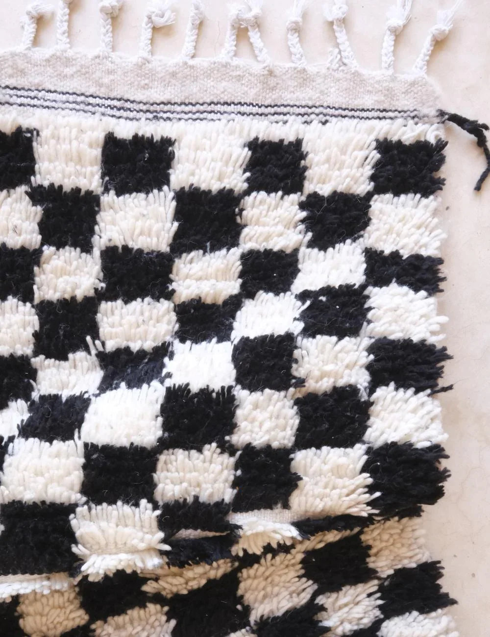 Black and White Checkered Moroccan Wool Rug 6.3 x 3.8 ft / 193 x 117 cm - Surcoma