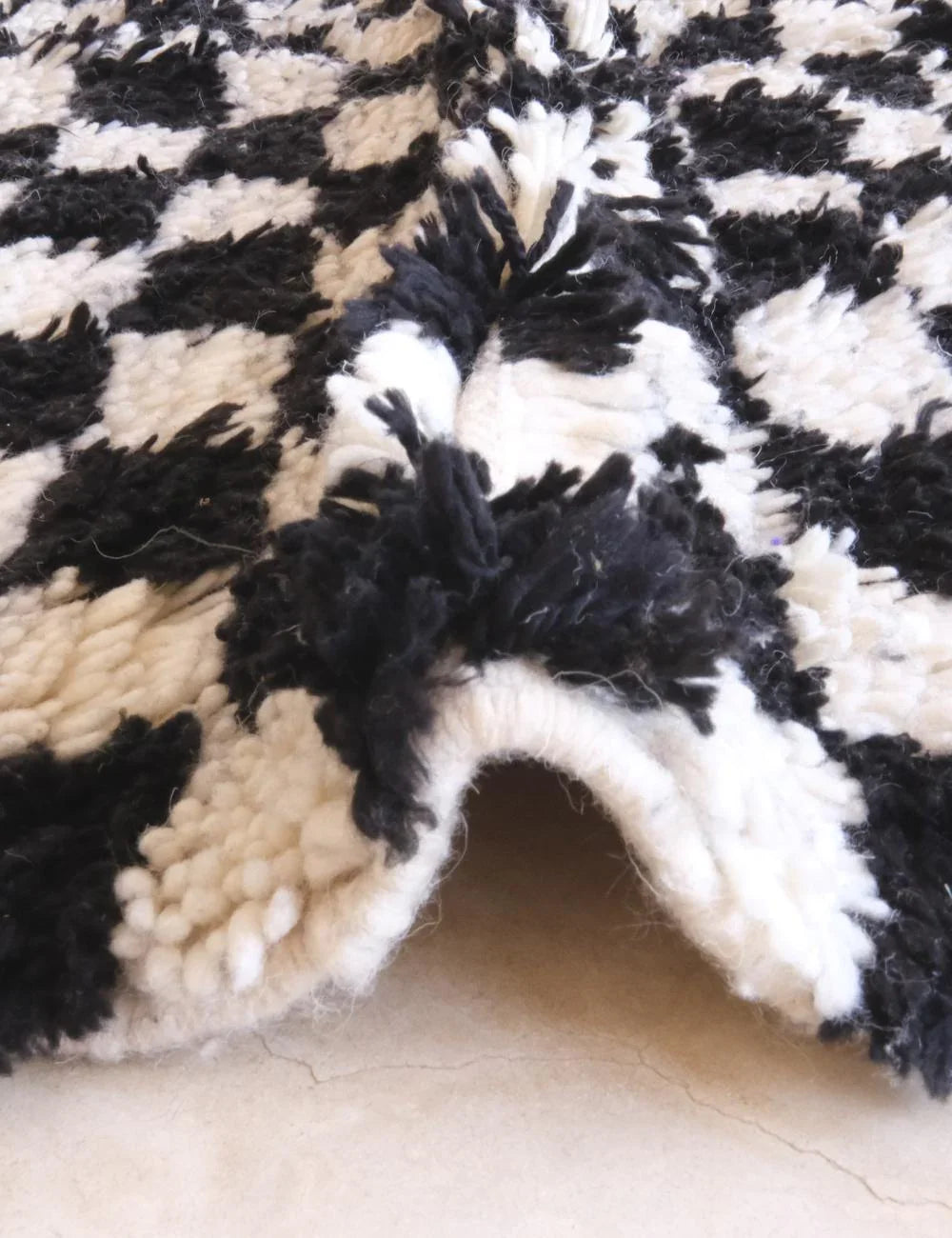 Black and White Checkered Moroccan Wool Rug 6.3 x 3.8 ft / 193 x 117 cm - Surcoma