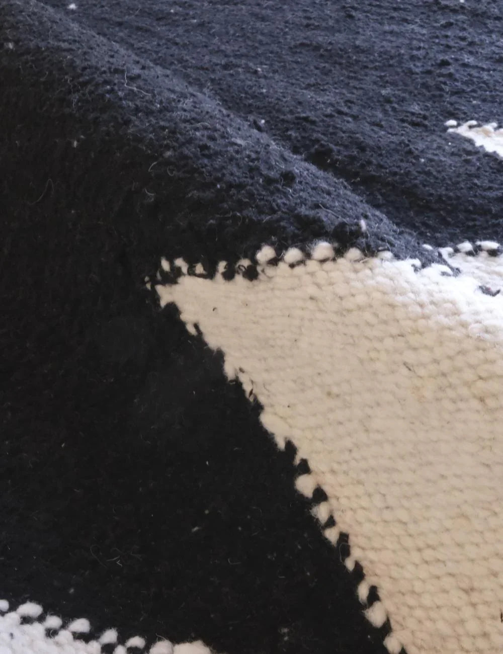 Black Kilim Moroccan Rug 9.3 x 5.6 ft / 282 x 171 cm - Surcoma