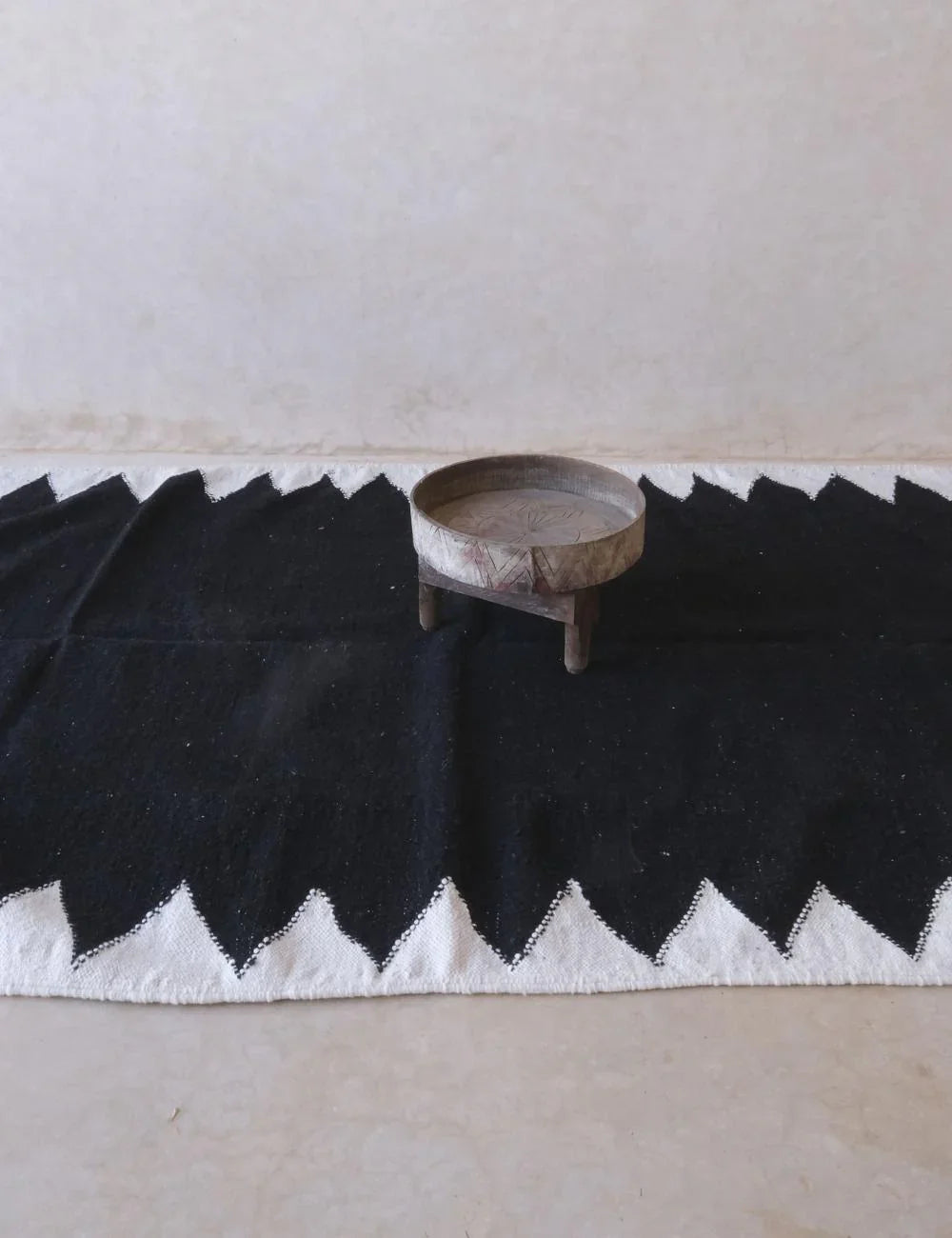 Black Kilim Moroccan Rug 9.3 x 5.6 ft / 282 x 171 cm - Surcoma