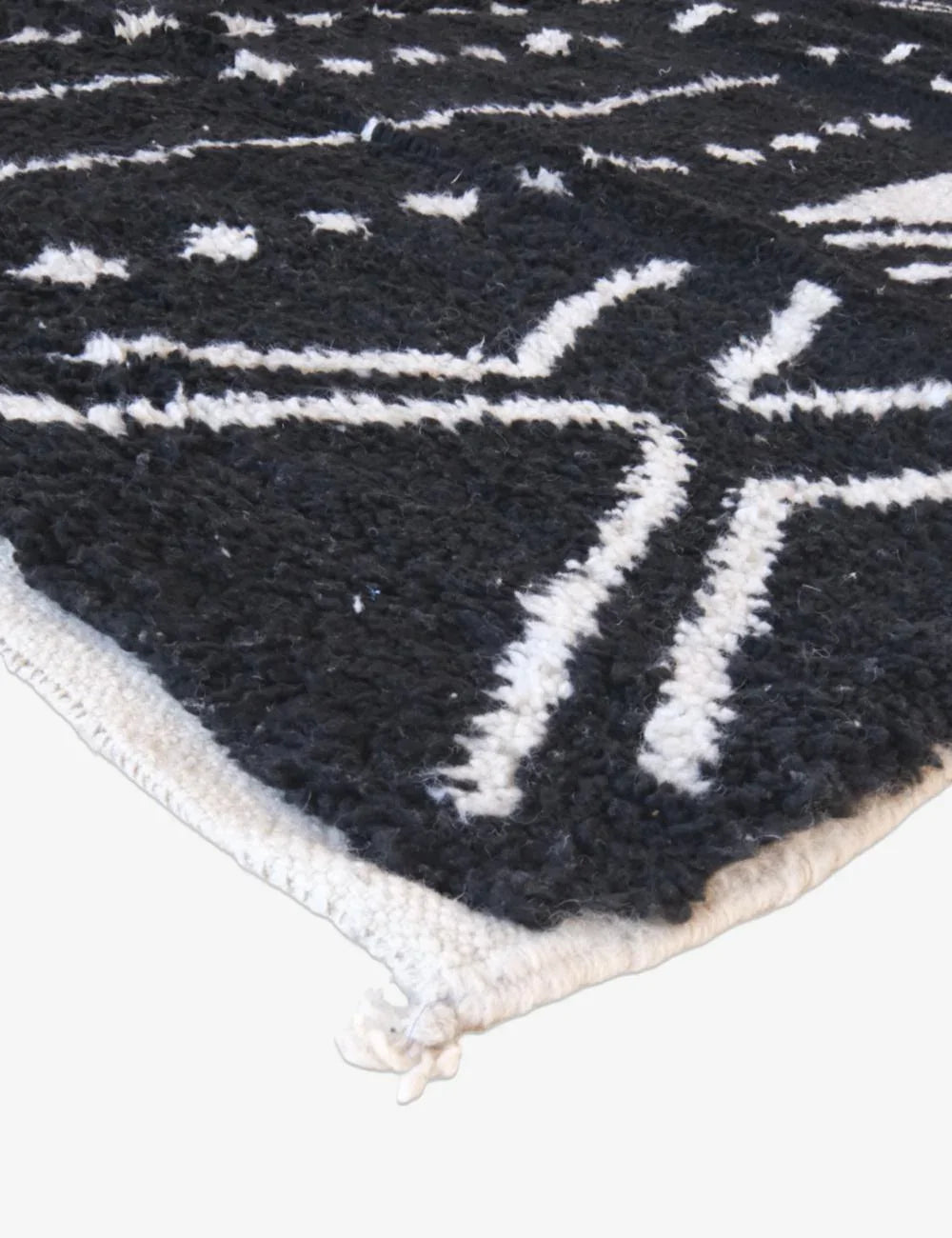 Black Tribal Moroccan Wool Rug 9 x 6.7 ft / 273 x 206 cm - Surcoma