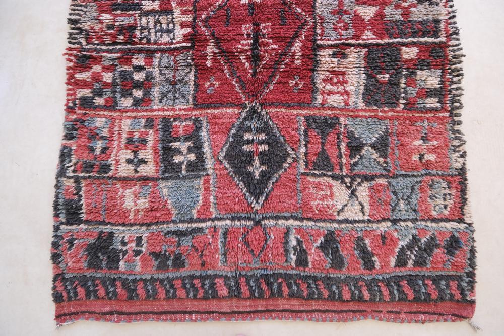 1990s Moroccan Abstract Wool Rug 10.6 x 5.2 ft / 323 x 159 cm - Surcoma