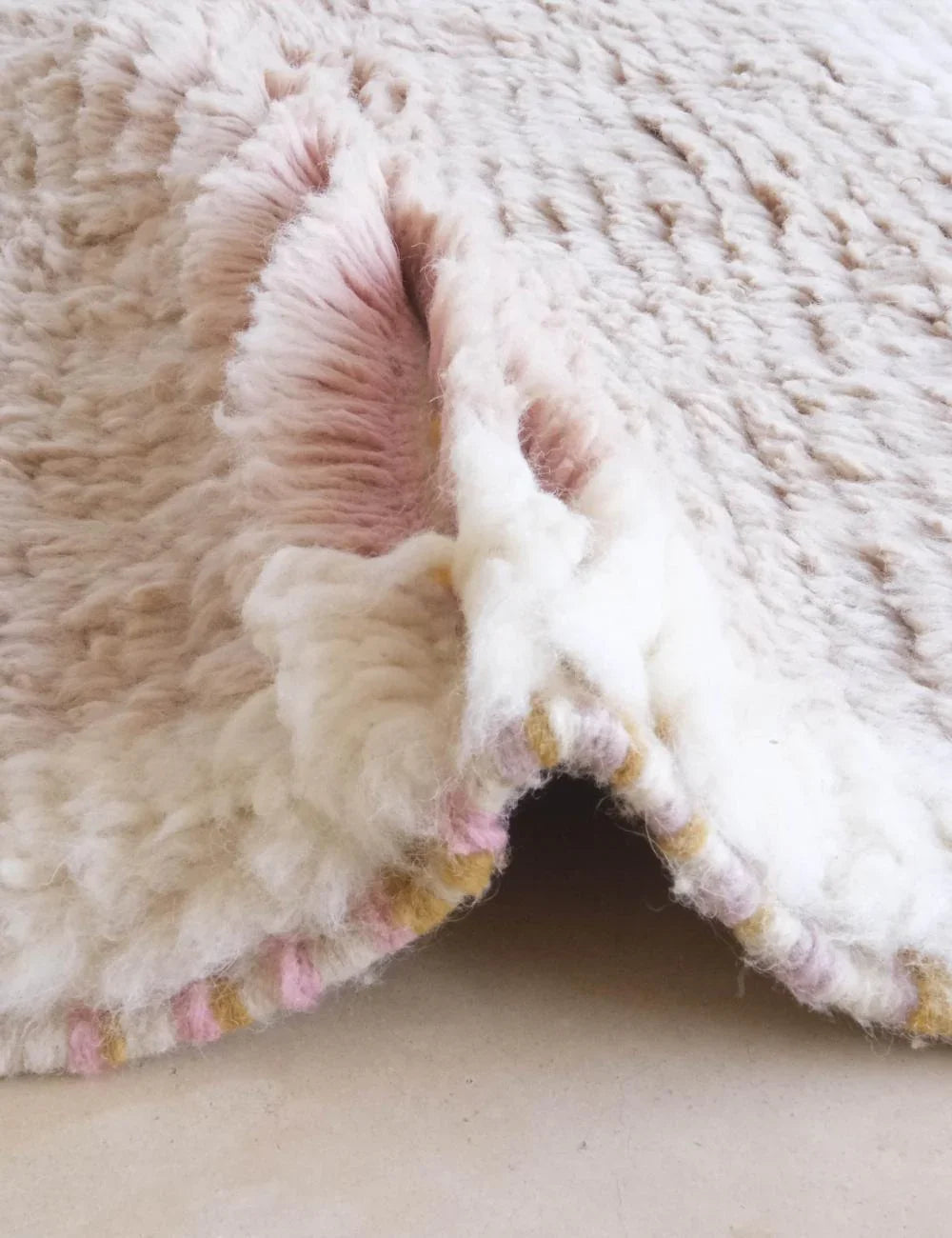 Neutral Moroccan Rug 7.9 x 5.2 ft / 240 x 160 cm - Surcoma