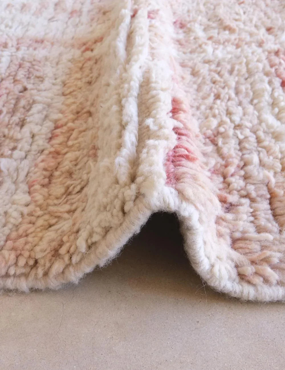 Neutral Moroccan Boujad Rug 10.1 x 6 ft / 308 x 184 cm - Surcoma