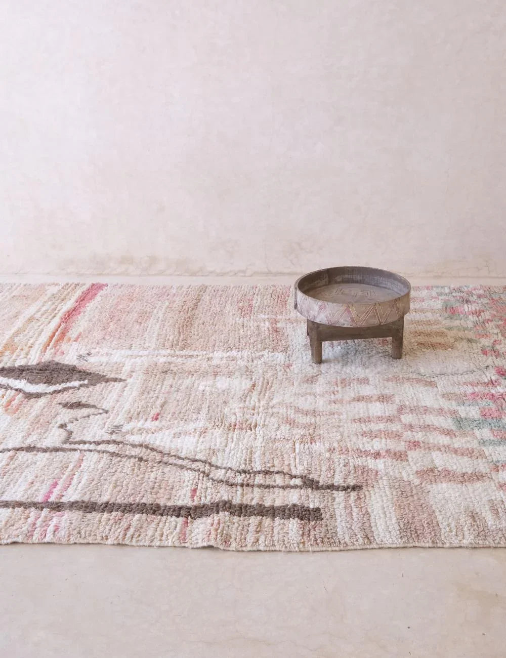 Neutral Moroccan Boujad Rug 10.1 x 6 ft / 308 x 184 cm - Surcoma