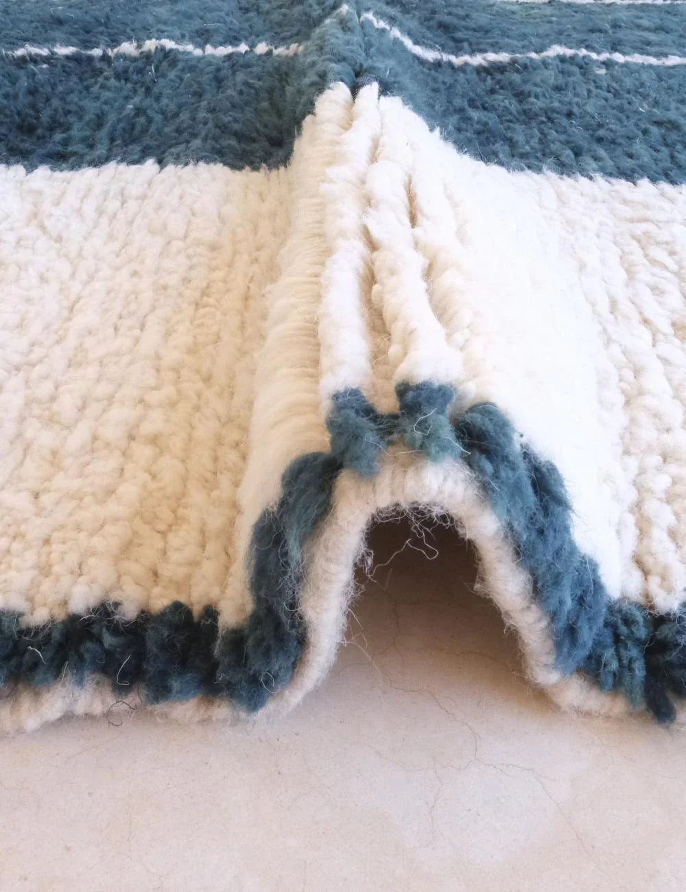 Contemporary Moroccan Teal Blue Rug 8.5 x 6.5 ft / 260 x 200 cm - Surcoma