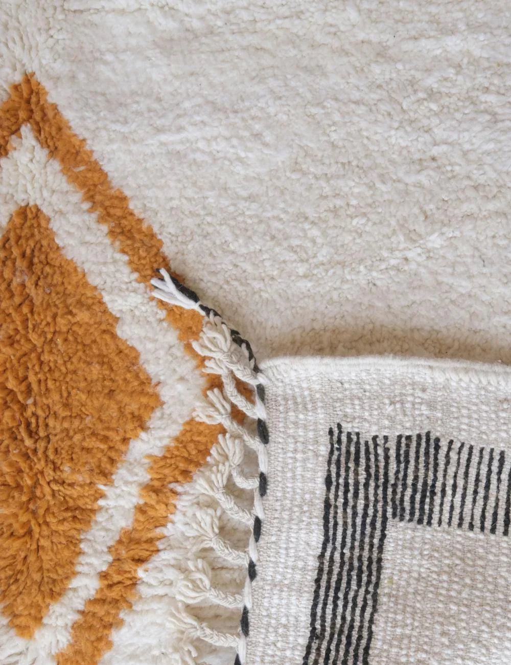 Modern Moroccan Wool Rug 8.2 x 6.3 ft / 250 x 194 cm - Surcoma