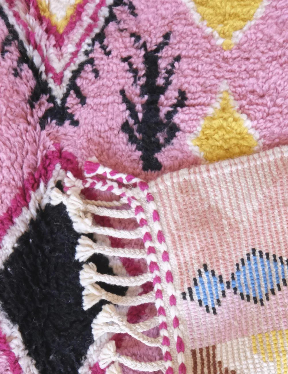 Moroccan Pink Berber Wool Rug 6.8 x 5.2 ft / 206 x 160 cm - Surcoma