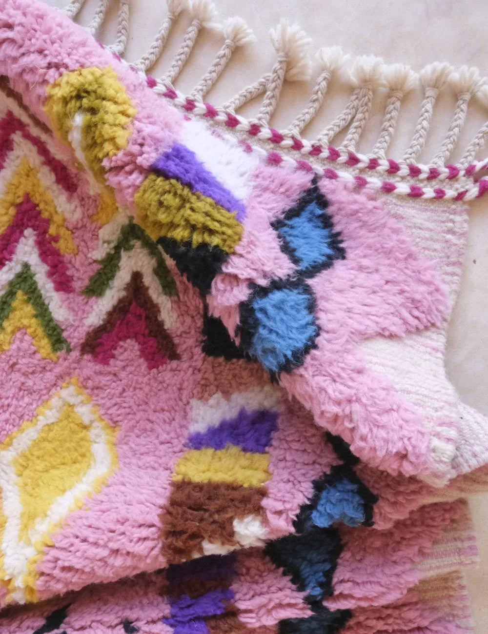 Moroccan Pink Berber Wool Rug 6.8 x 5.2 ft / 206 x 160 cm - Surcoma