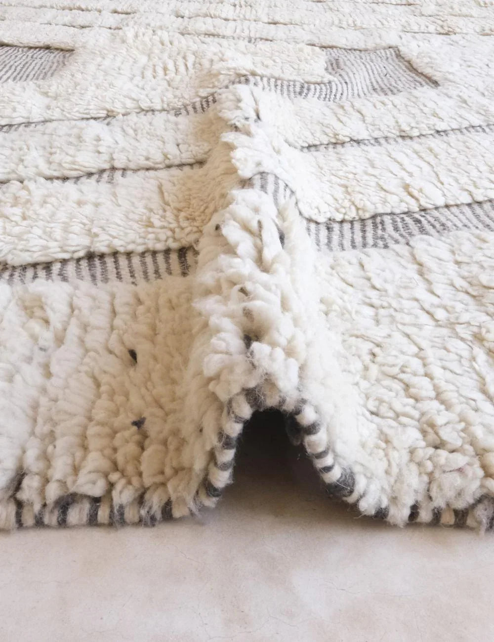 Off-White Moroccan Rug 11.9 x 8.2 ft / 363 x 252 cm - Surcoma