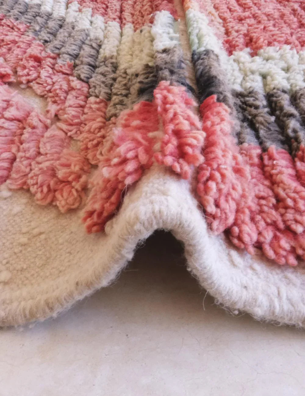 Contemporary Moroccan Wool Rug 12.8 x 9.9 ft / 390 x 303 cm - Surcoma