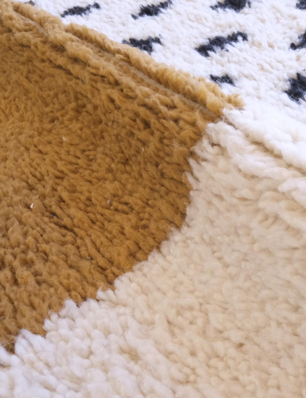 Moroccan Tan Wool Rug 9.4 x 7.5 ft / 287 x 229 cm