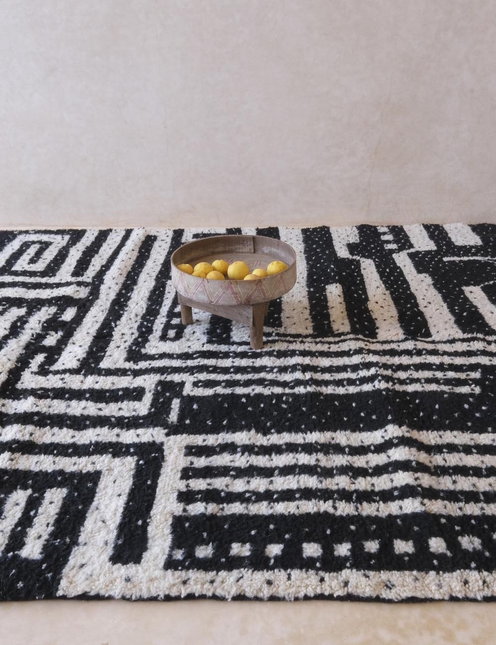 Black and White Moroccan Wool Rug 9 x 7.1 ft / 274 x 218 cm